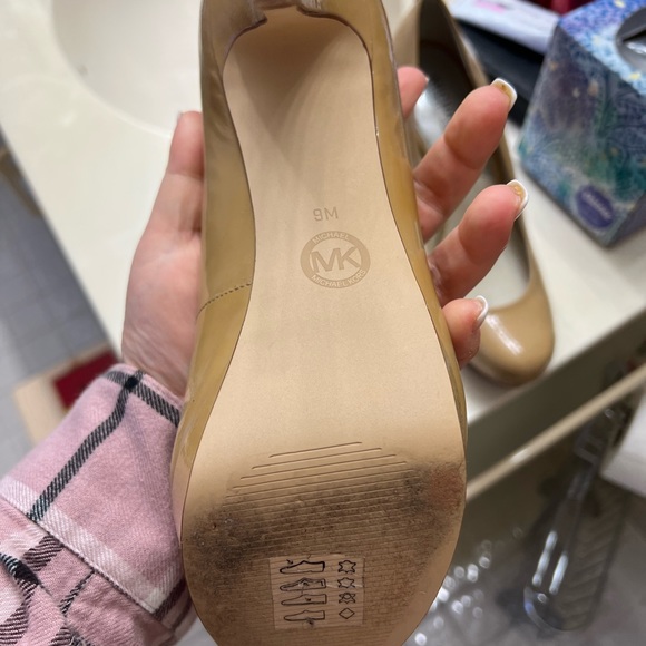 Michael by Michael Kors nude patent platform pump - Picture 8 of 11